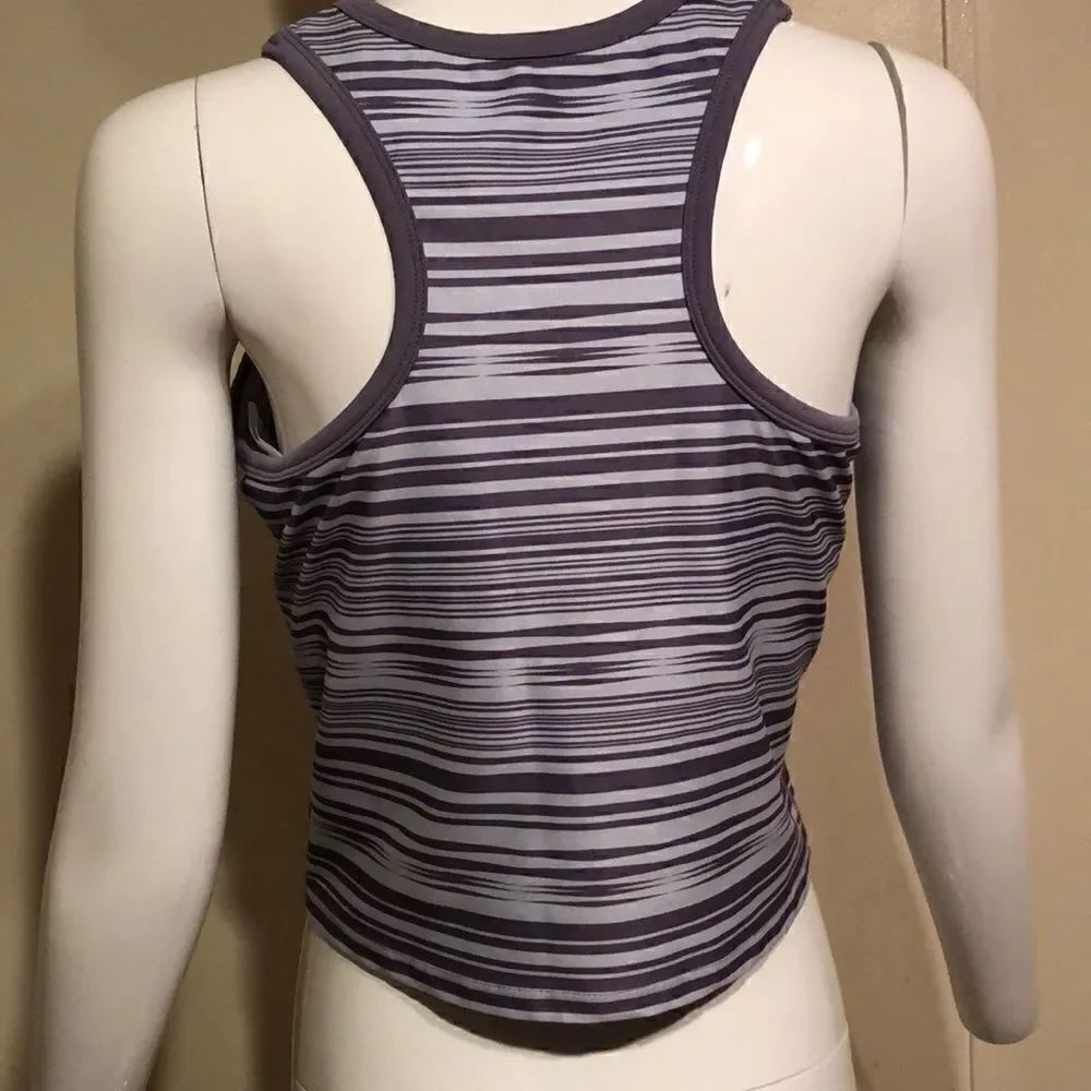 Nike Top - Picture 2 of 3
